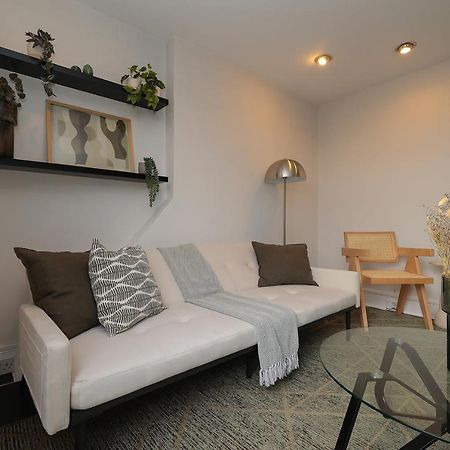 2 Bedroom Chic Apartment With Private Balcony In Notting Hill London Kültér fotó