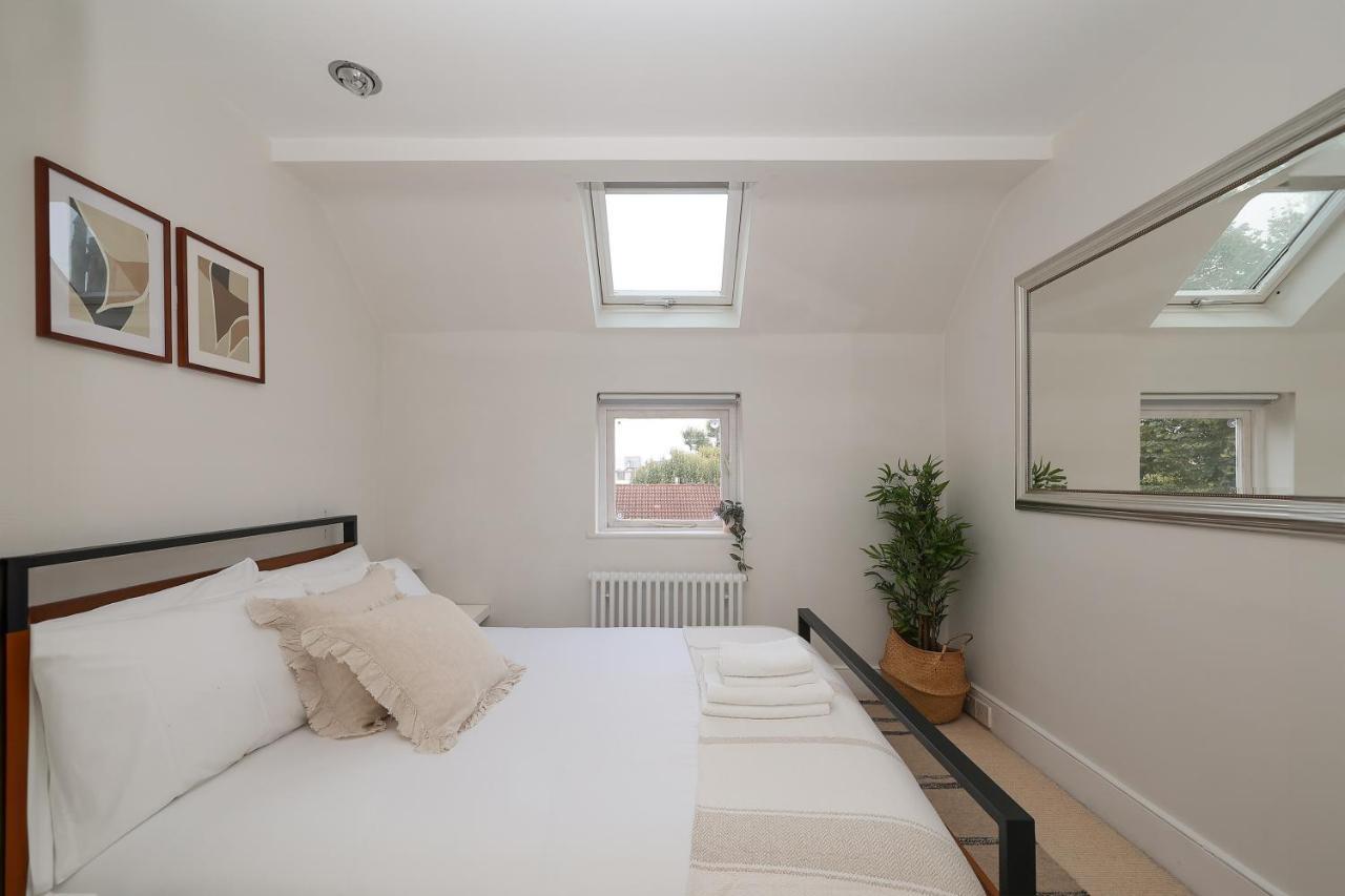 2 Bedroom Chic Apartment With Private Balcony In Notting Hill London Kültér fotó
